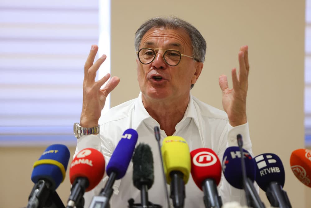 Ilustracija članka: Zdravko Mamić ljubi 30-ak godina mlađu Hercegovku?