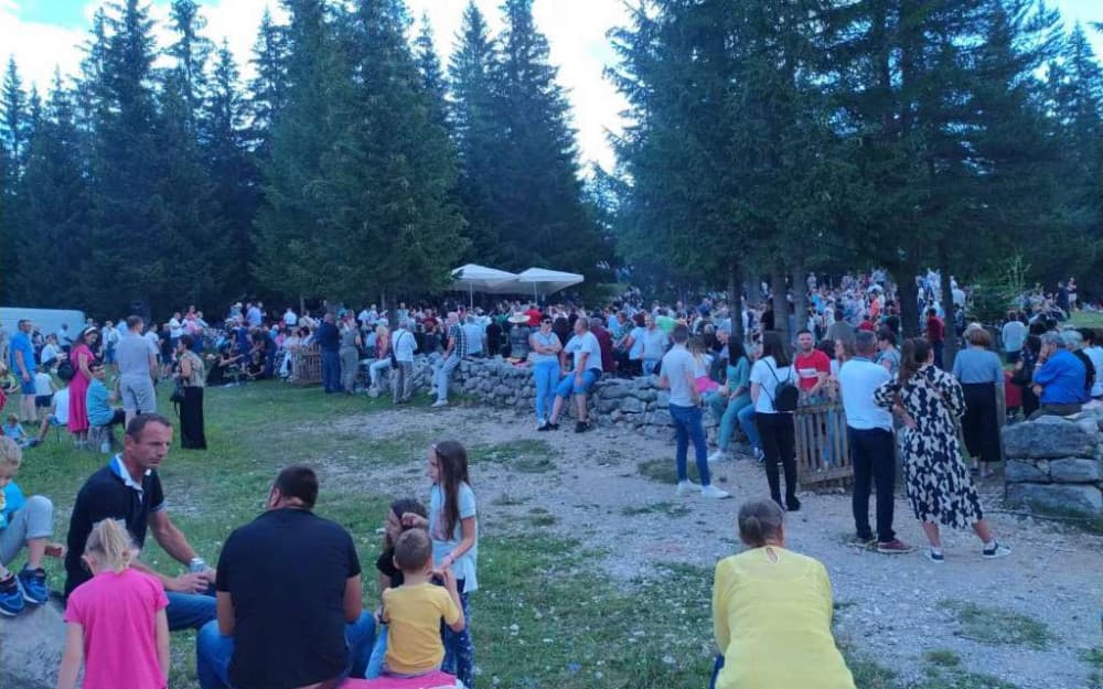 Ilustracija članka: Tisuće vjernika na obilježavanju Divinog dana