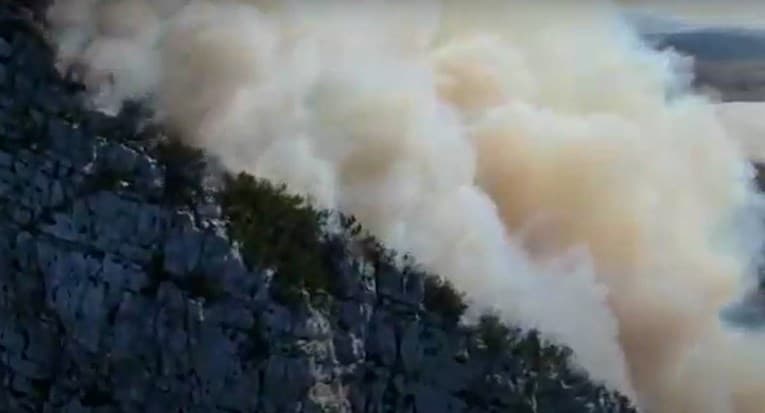 Ilustracija članka: Veliki požar na Blidinju izmiče kontroli, gašenje moguće jedino iz zraka