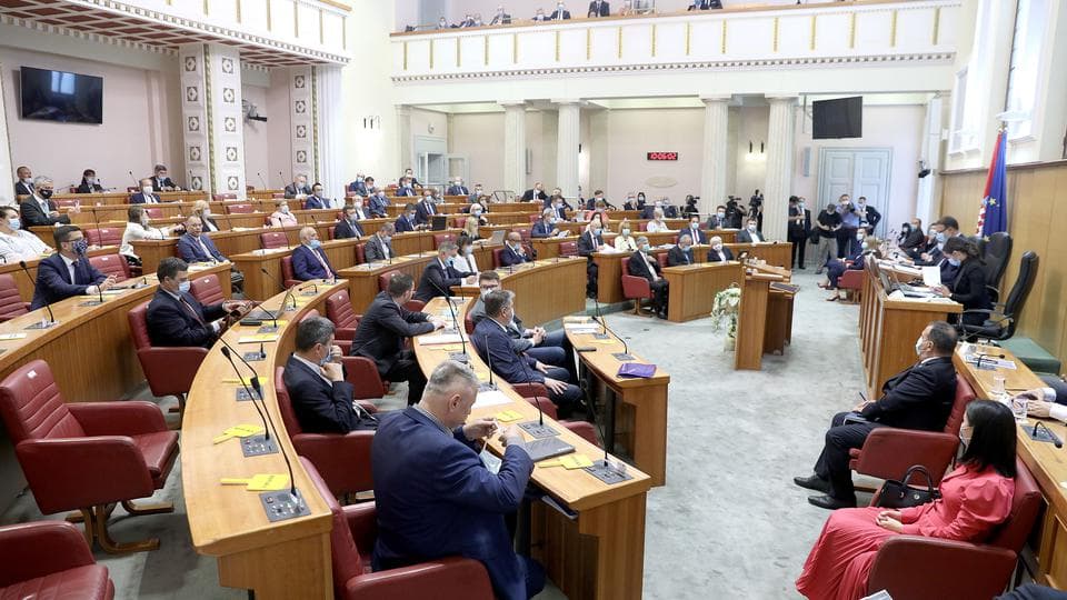 Ilustracija članka: Nevenko Barbarić i Radoje Vidović ponovno među najskupljim hrvatskim zastupnicima