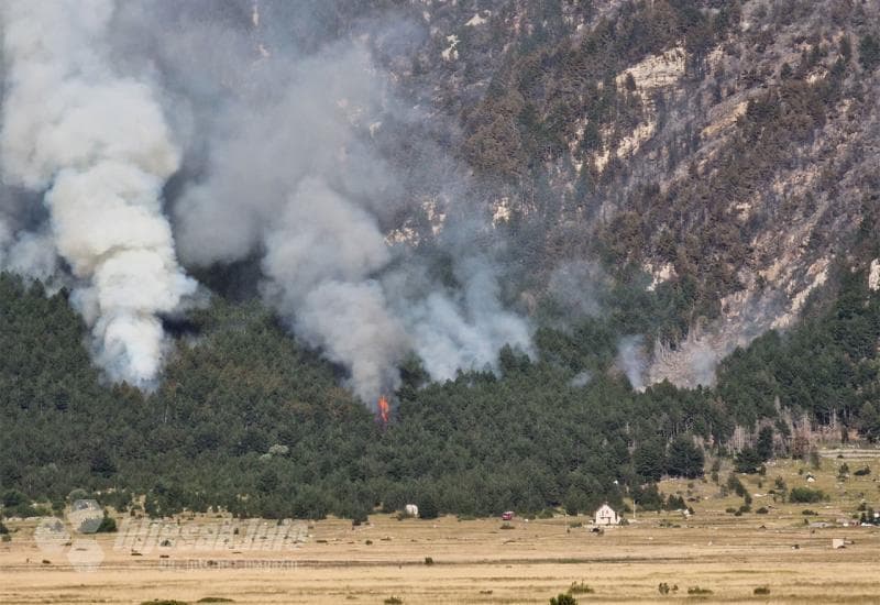 Ilustracija članka: Postoji prijetnja da će se požar na Blidinju proširiti i na naseljene dijelove