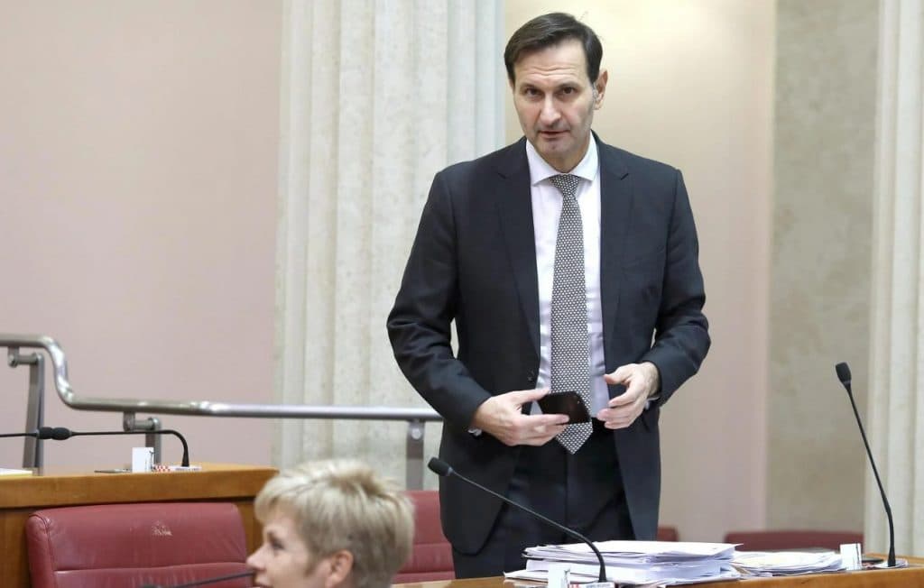 Ilustracija članka: Kovač: Očekujem da će Schmidt zaustaviti diskriminaciju nad Hrvatima u BiH