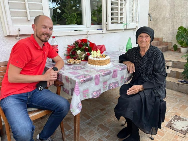 Ilustracija članka: Baka Mara iz Zmijavaca proslavila 108. rođendan!