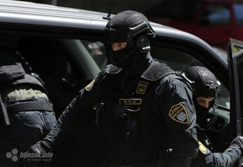 Ilustracija članka: Velika policijska akcija u BiH: Pretresi na 20 lokacija, uhićuju i policajce