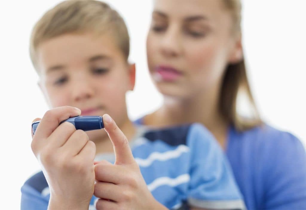 Ilustracija članka: Udruga dijabetičara ŽZH organizira edukaciju i druženje – djece i roditelja pod nazivom ”Nisi sam”