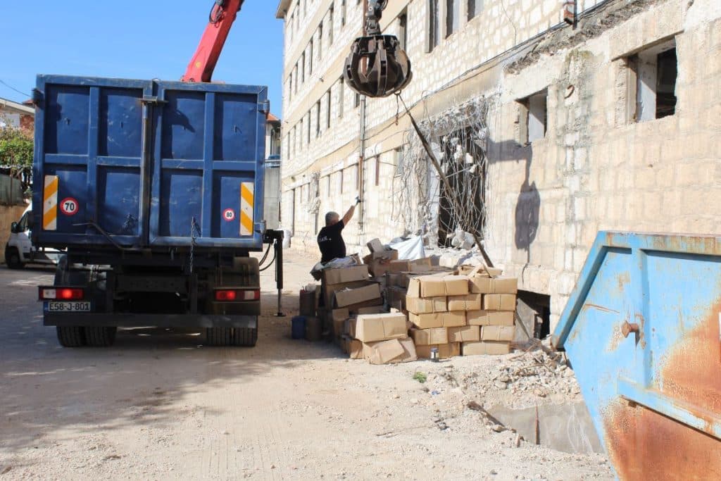 Ilustracija članka: Grude: Uklonjen medicinski otpad iz Duhanske stanice