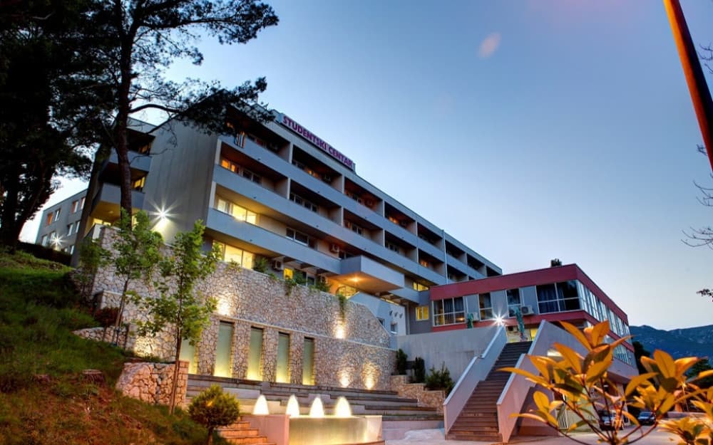 Ilustracija članka: Od srijede studenti mostarskog Sveučilišta mogu koristiti studentsku menzu