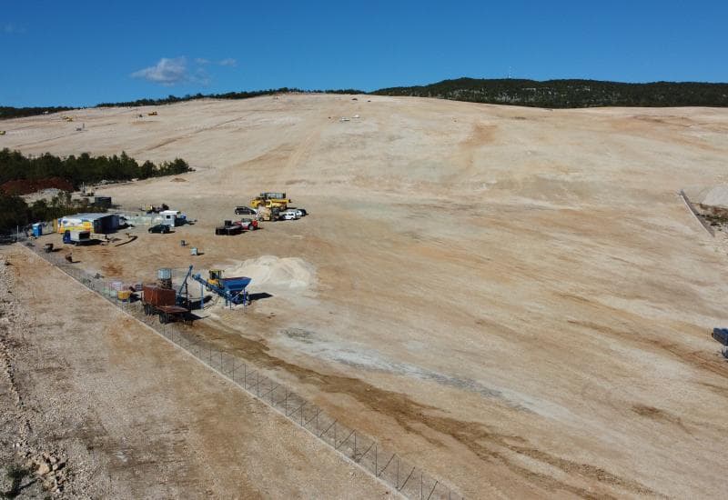 Ilustracija članka: UniCredit Bank d.d. financira izgradnju prve solarne elektrane u Općini Grude