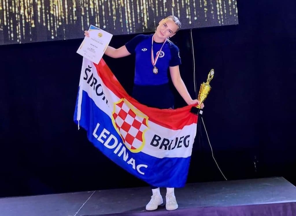 Ilustracija članka: Nikolina Čolak za cheerleading reprezentaciju BiH osvojila prvu medalju u povijesti