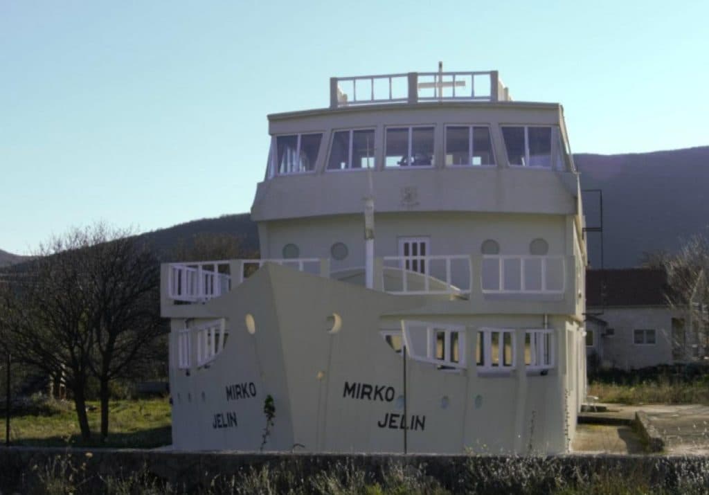 Ilustracija članka: Cista Velika: Brod koji ne plovi