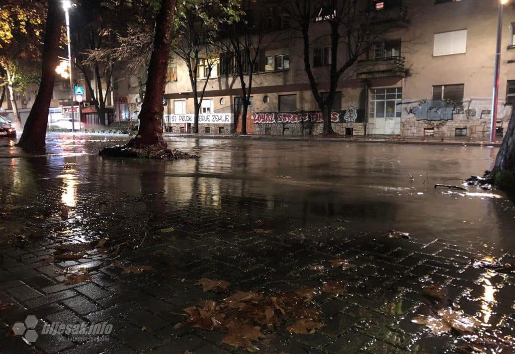 Ilustracija članka: Mostar pogodilo olujno nevrijeme praćeno grmljavinom i snažnim vjetrom, ulice bile pod vodom