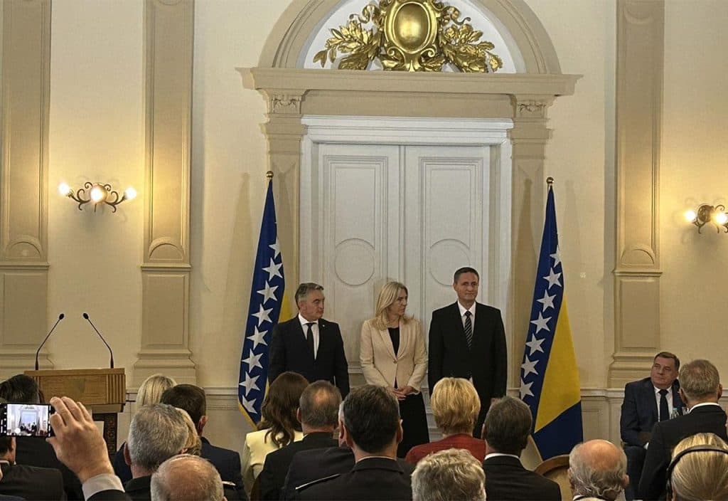 Ilustracija članka: I njima je inflacija: Plaće Predsjedništvu, ministrima i parlamentarcima veće za tisuću maraka