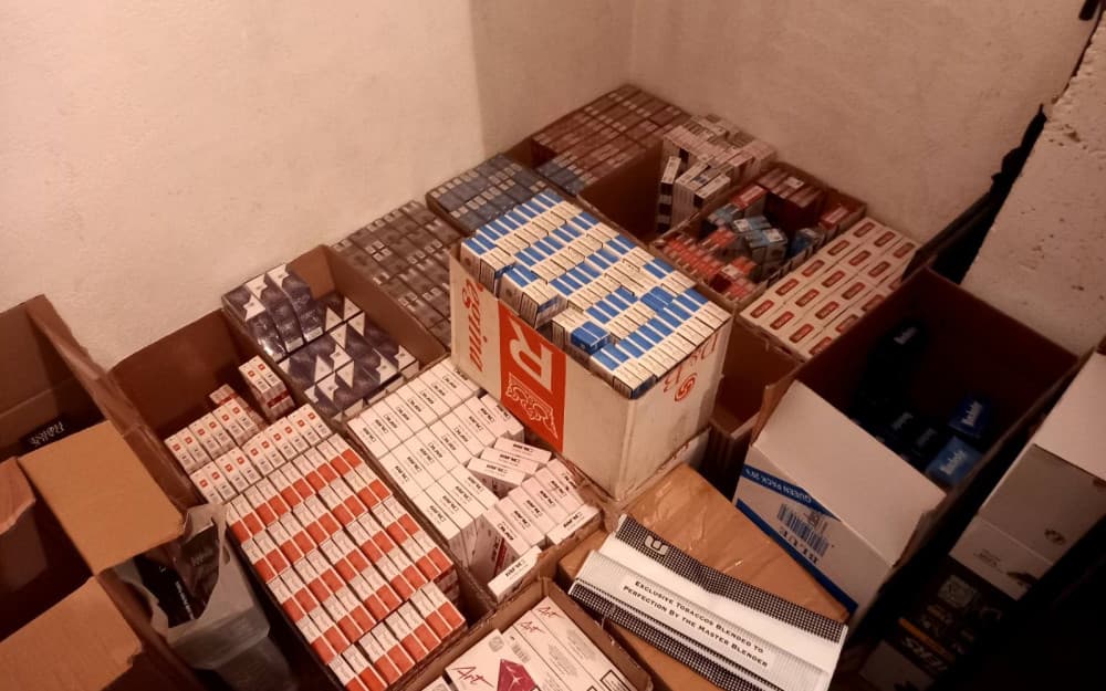 Ilustracija članka: “Nije to moje”, “Možemo li se dogovoriti”…Izgovori švercera alkohola, satova i Iphona