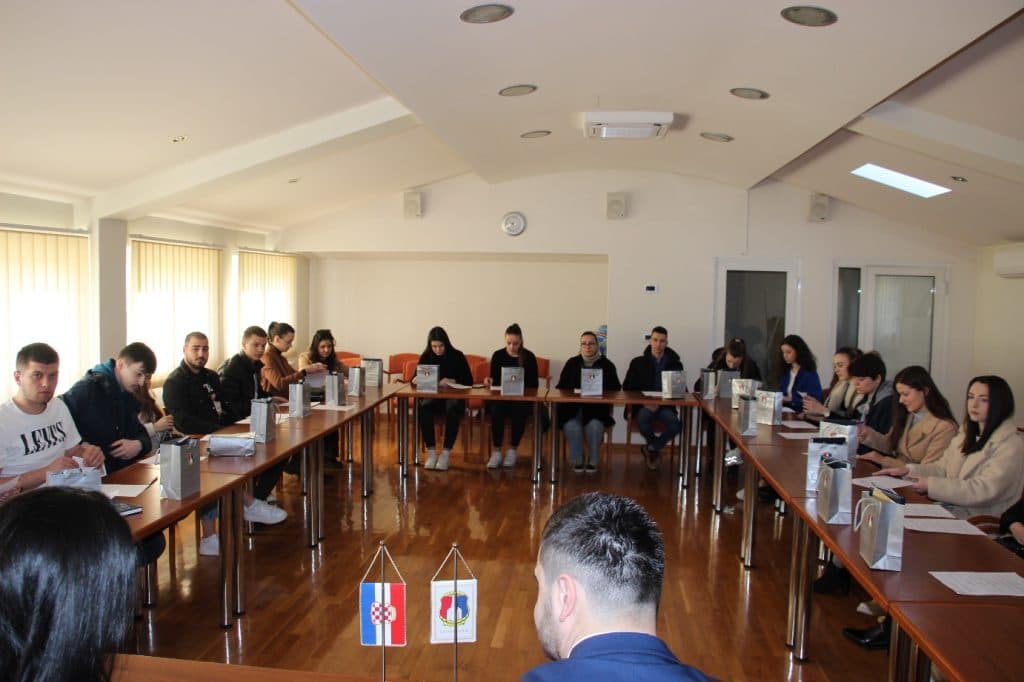 Ilustracija članka: Posušje: Potpora za 38 studenata stipendista