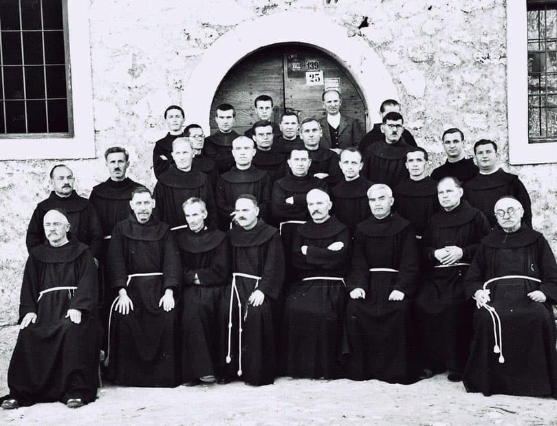 Ilustracija članka: Fra Ante Marić: Istina je za stol sjela