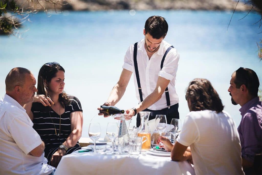 Ilustracija članka: Poslodavci u Hrvatskoj pokušavaju zadržati radnike iz BiH