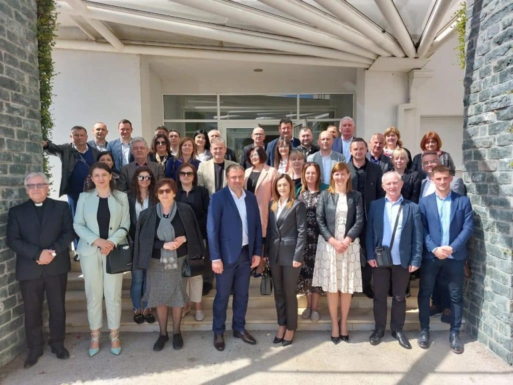 Ilustracija članka: Susret biskupa Palića i ravnatelja osnovnih i srednjih škola