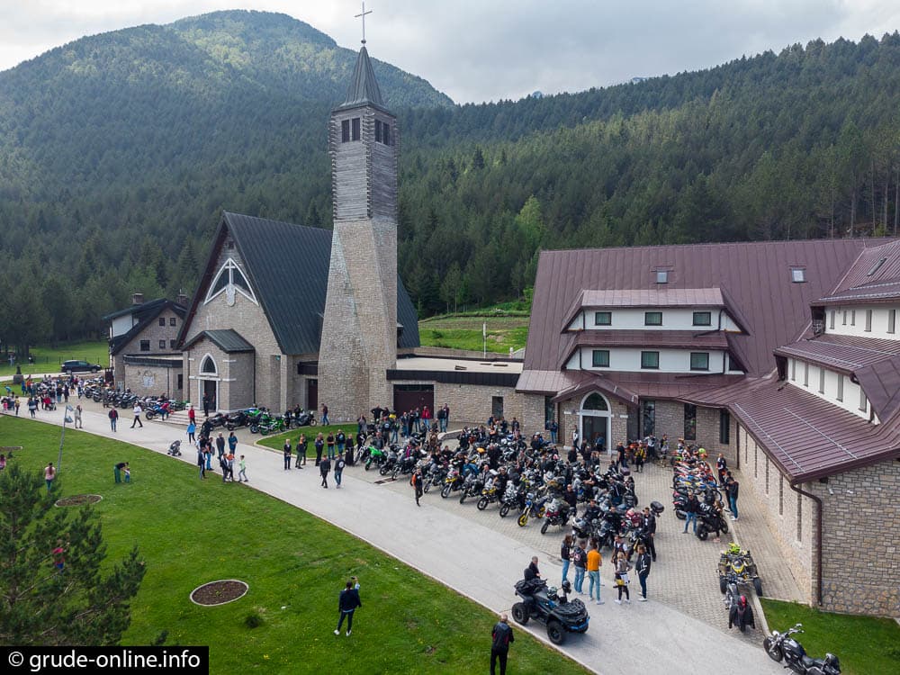 Ilustracija članka: Blagoslov motora i moto hodočašće na Blidinju