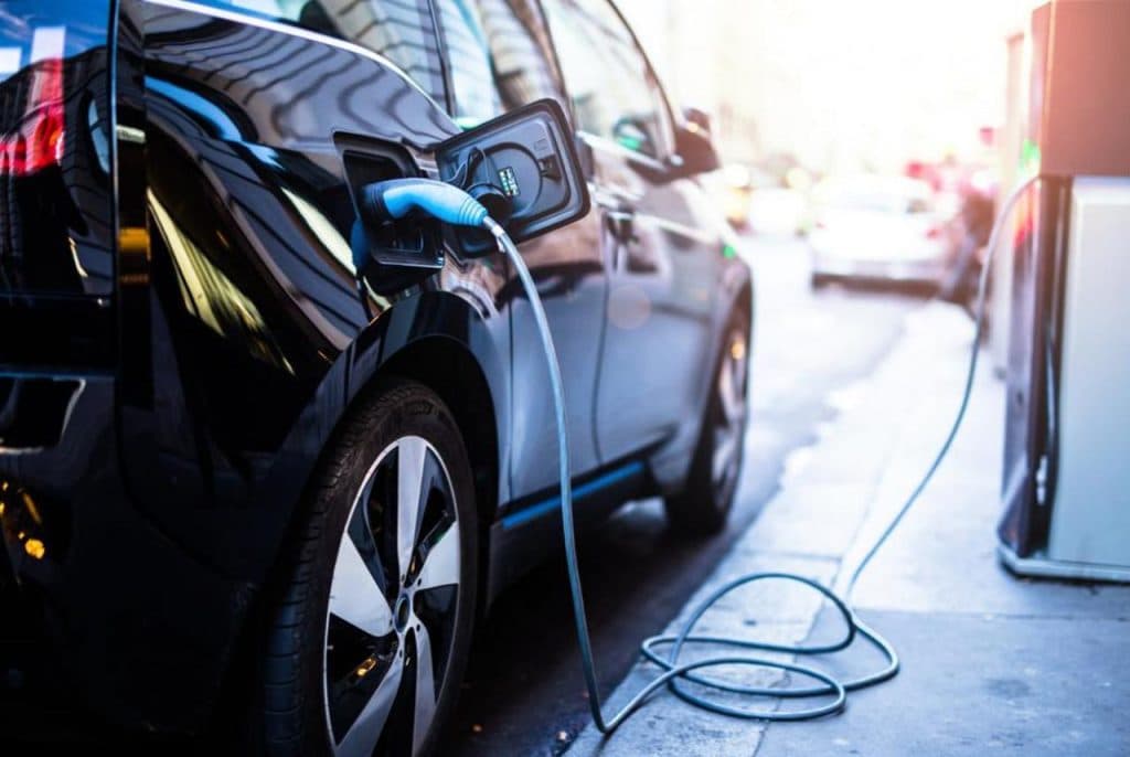 Federacija BiH će i ove godine subvencionirati kupovinu električnih i hibridnih vozila