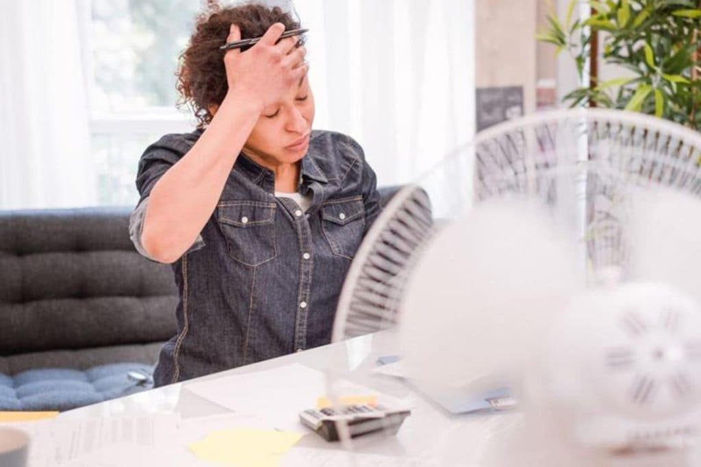 Ilustracija članka: Radno vrijeme i vrućine: Predlaže se pauza od 11 do 18 sati i ležernije odijevanje