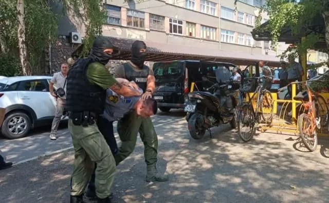 Ilustracija članka: Velika akcija u BiH: Na radnom mjestu privedeno šesnaest policajaca u uniformama
