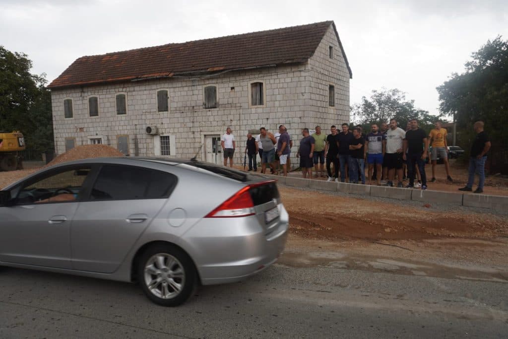Ilustracija članka: Problemi s izgradnjom rotora u Imotskom, građani izrazili nezadovoljstvo zbog blokade ceste prema zaseocima