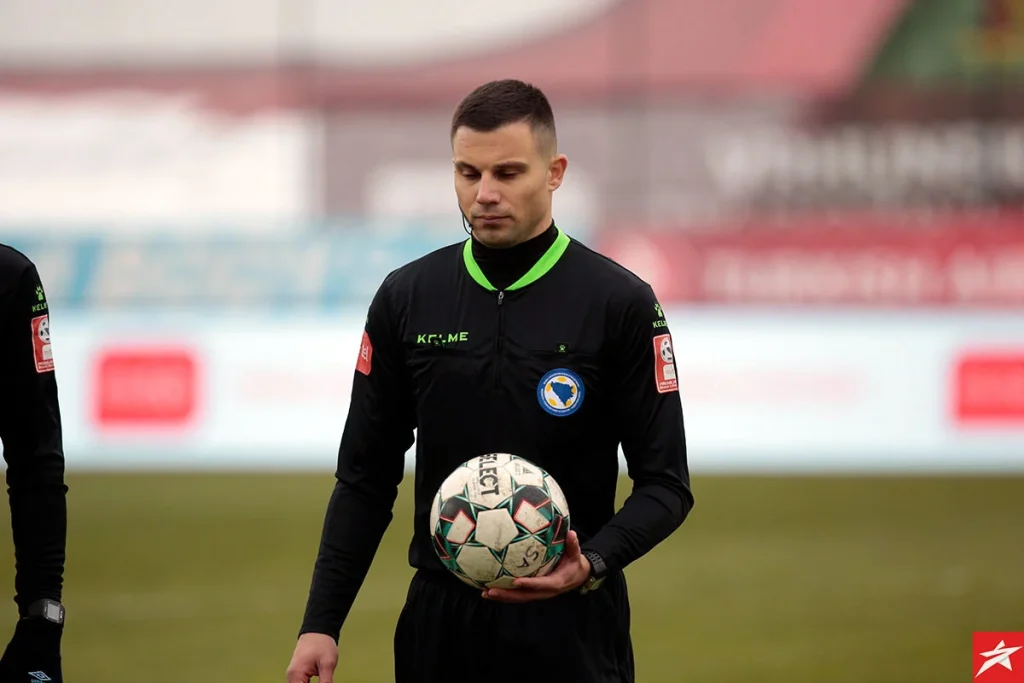 Ilustracija članka: Gruđanin glavni sudac na utakmici juniorske Lige prvaka