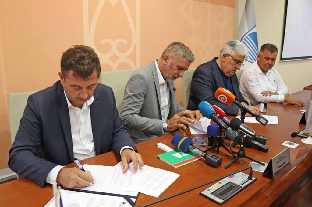 Ilustracija članka: VIDEO Potpisan ugovor za početak izgradnje Olimpijskog bazena u Mostaru