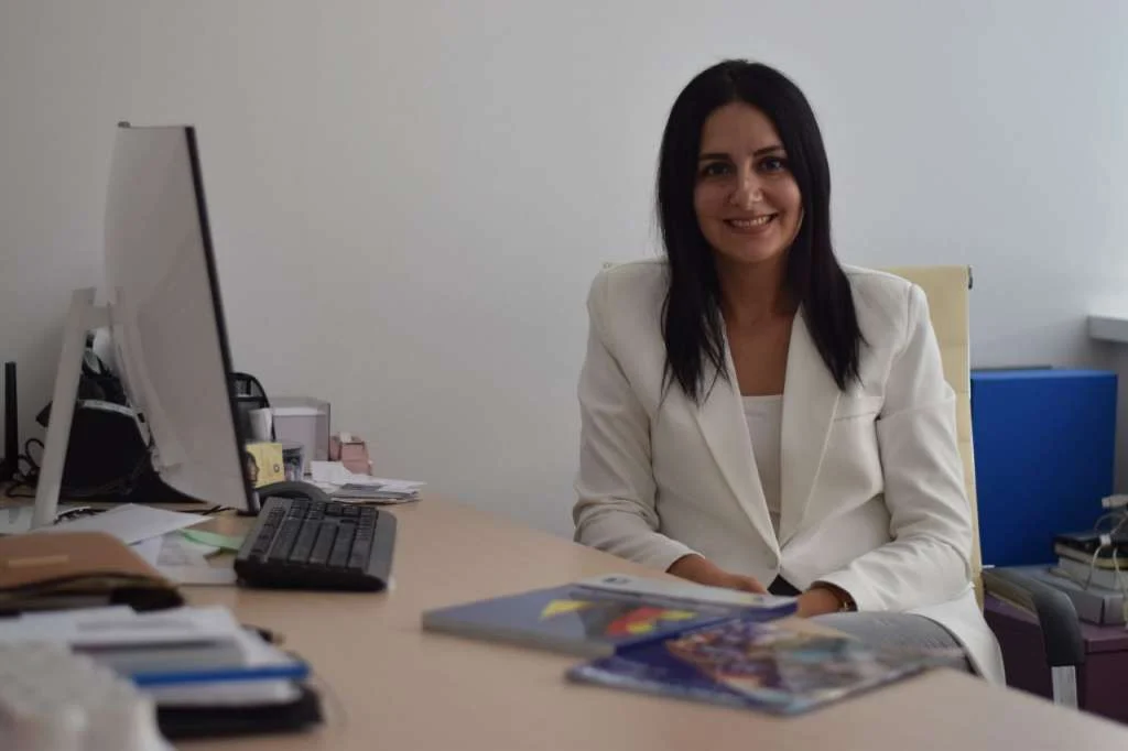 Ilustracija članka: Mlada Hercegovka na čelu kompanije koja privlači investitore iz Švicarske, Njemačke i Austrije