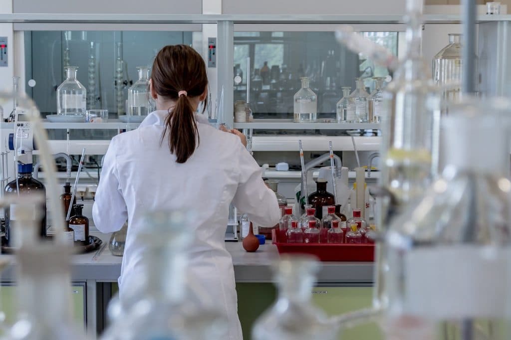 Ilustracija članka: Dr. Rađa: “Imamo neke najave da postoje zainteresirani za rad u laboratoriju u Imotskom, ali uz uvjet osiguranog smještaja”