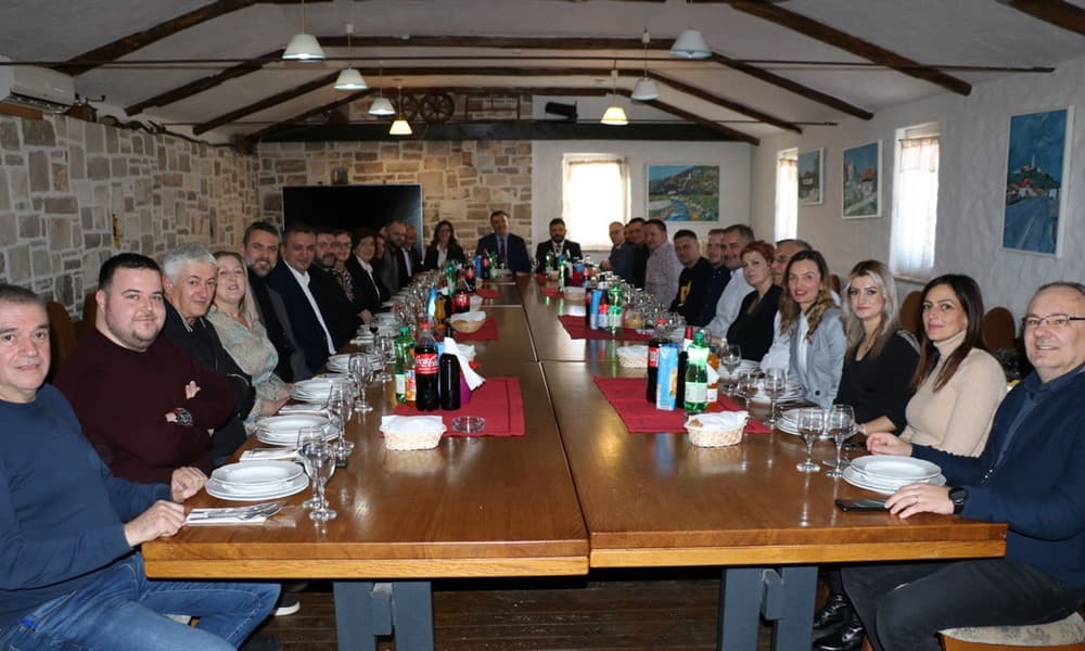 Ilustracija članka: Božićno druženje predsjednika Vlade ŽZH s medijima