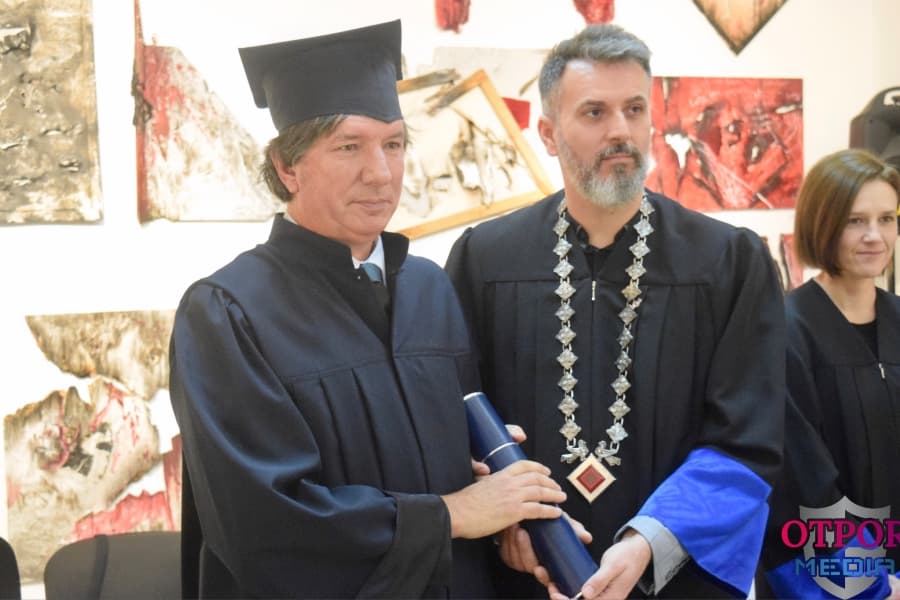 Ilustracija članka: Borislav Brzica – Džon, razvojačeni branitelj HVO-a stekao diplomu prvostupnika na ALU u Širokom Brijegu