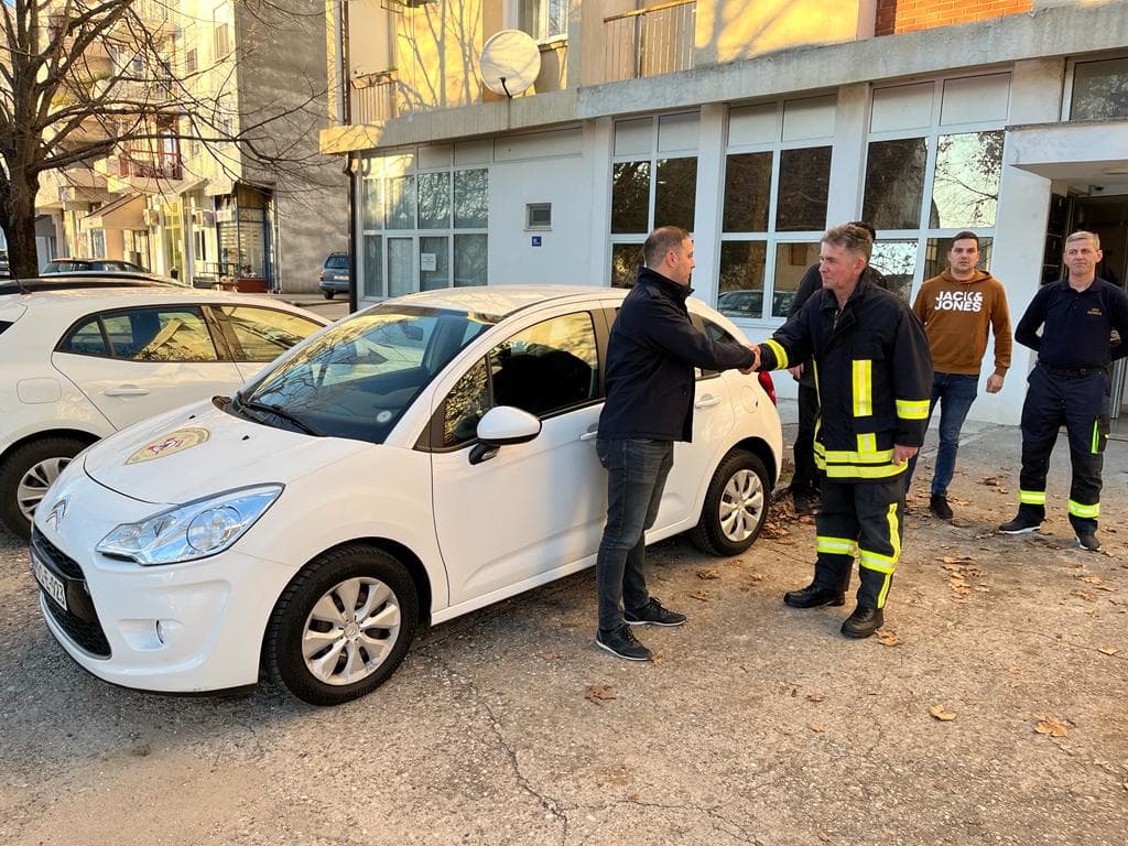 Ilustracija članka: Grude: Uručeno vozilo Službi za zaštitu od požara