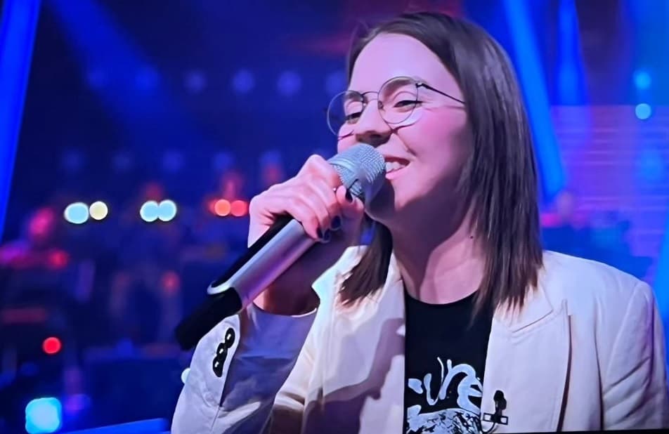 Ilustracija članka: Posušanka Ana Širić u finalu The Voice-a