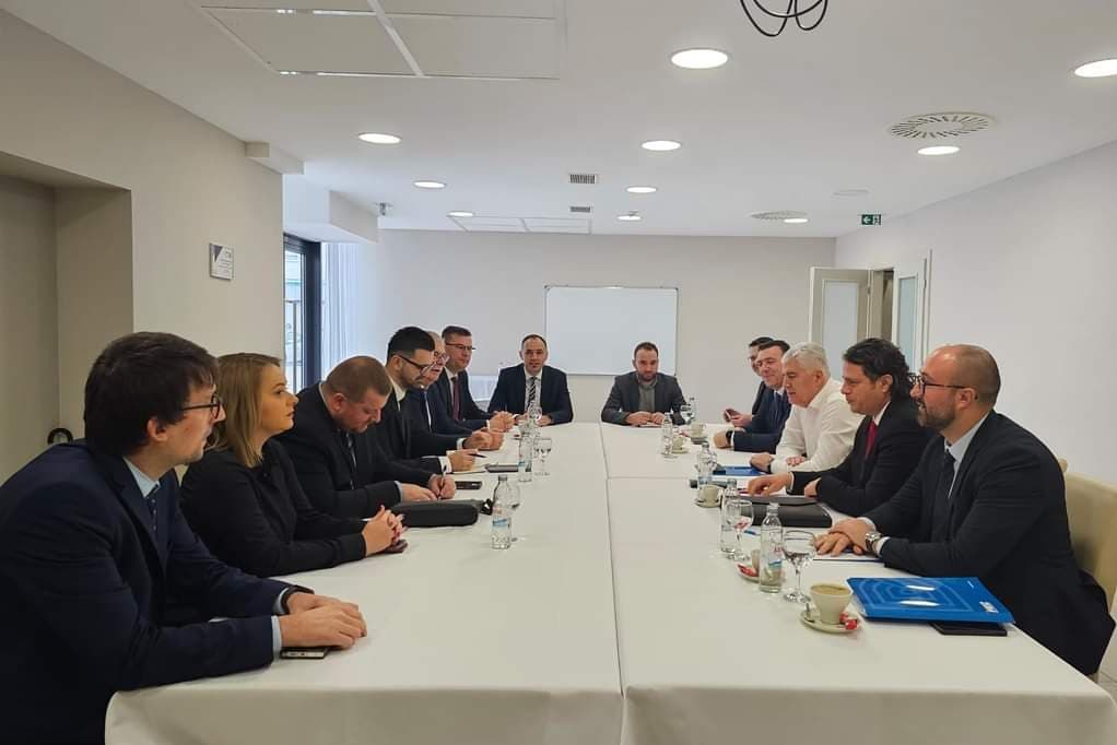 Ilustracija članka: Čović u radnoj posjeti Županijskom odboru HDZ-a BiH Županije Zapadnohercegovačke