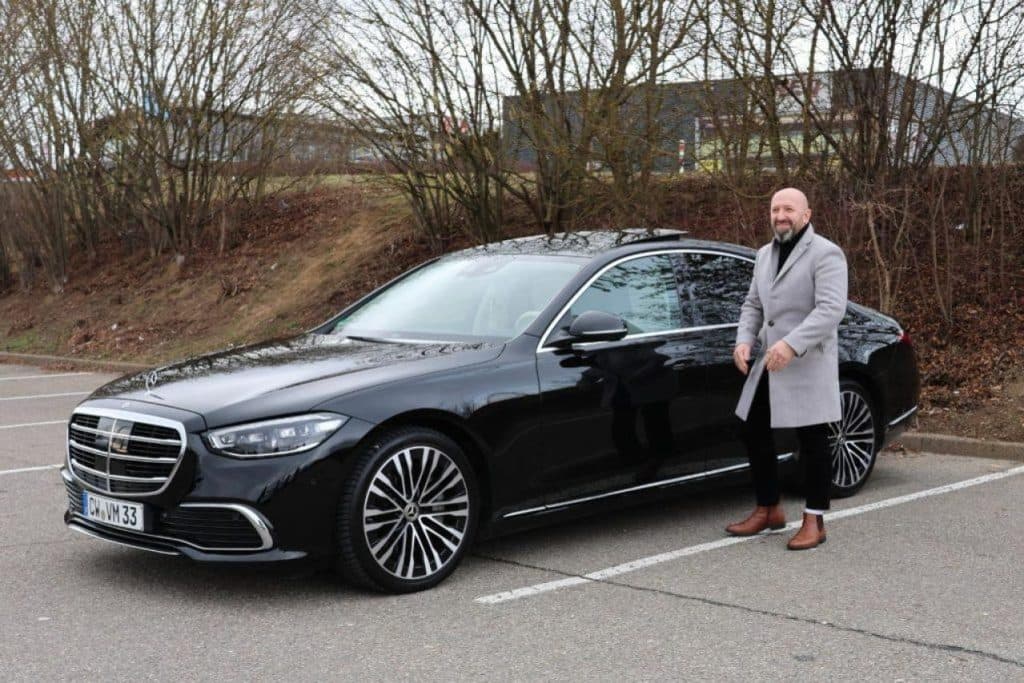 Ilustracija članka: Hercegovac iz Njemačke ostvario svoj dječački san – gotovo svake godine ima novog Mercedesa