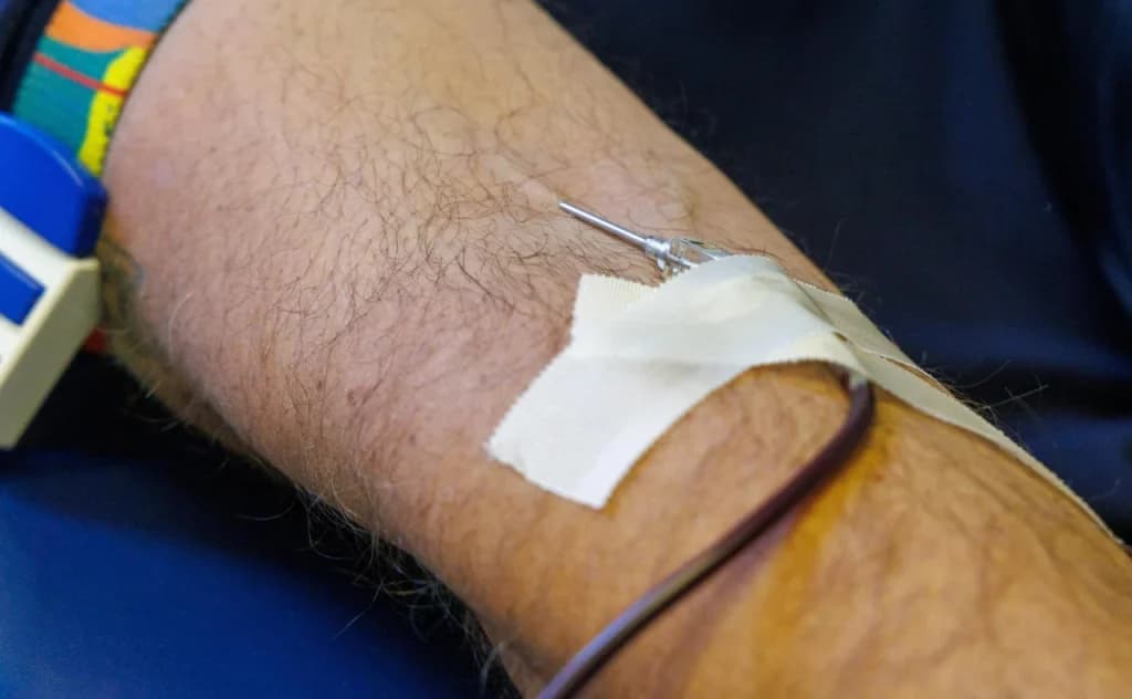 Ilustracija članka: Imoćani preoteli Metkoviću stručnjakinju biokemije, Metkovčani sad nemaju gdje vaditi krv za nalaze