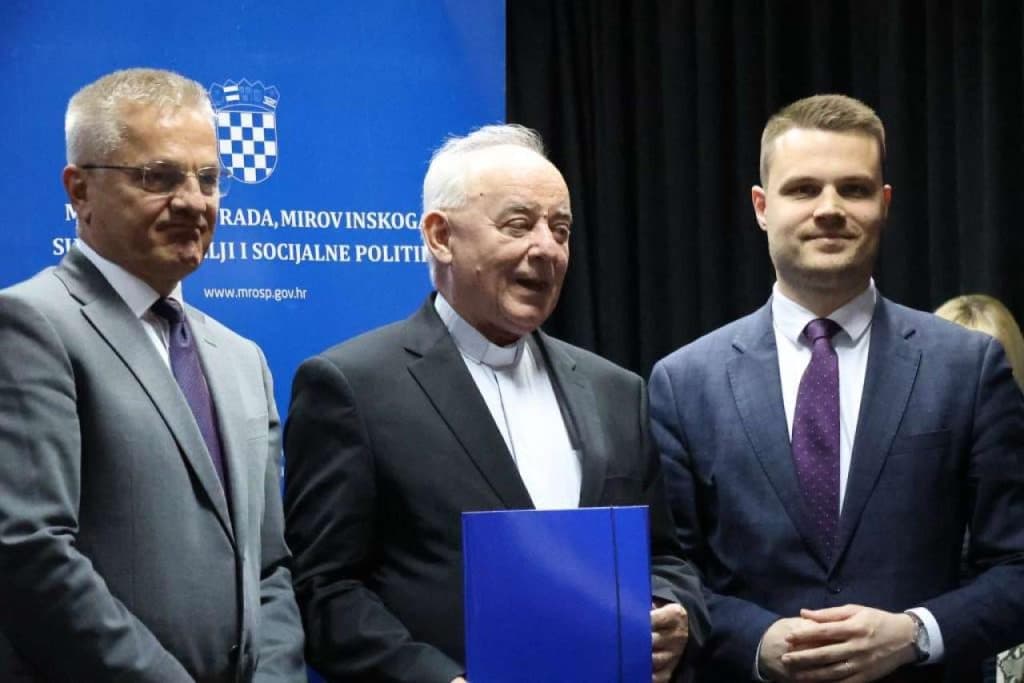 Ilustracija članka: U Grudama potpisana 43 ugovora vrijedna dva milijuna eura