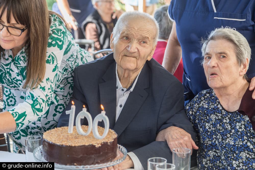 Ilustracija članka: U 101. godini preminuo Stipe Nižić