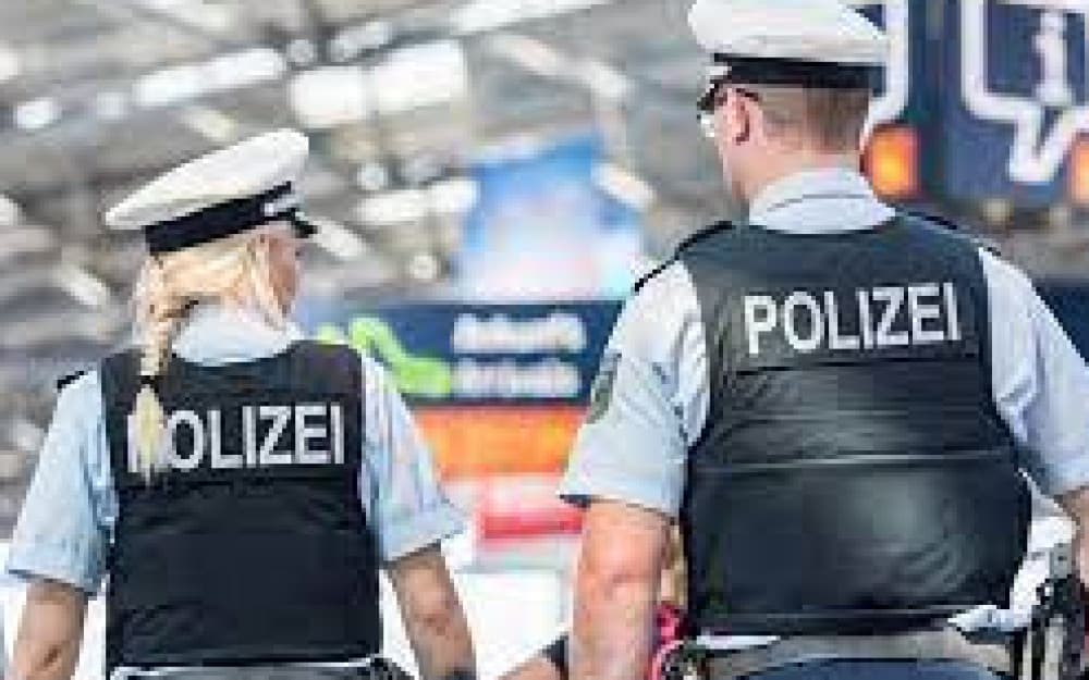 Ilustracija članka: Djevojku iz BiH oteli na autobusnoj stanici i silovali, potom izbacili na cestu