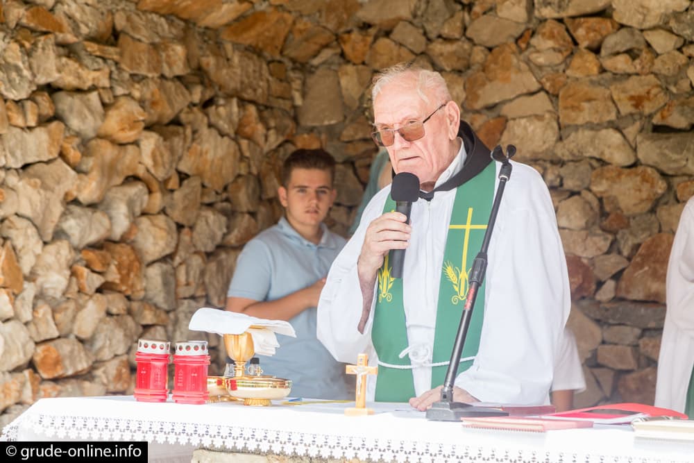 Ilustracija članka: Fra Andrijina povijesna škrinja: ‘Dnevica’ s više od 17.000 ispisanih stranica u 12 svezaka