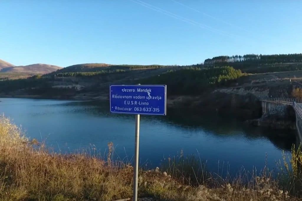 Ilustracija članka: Preminuo i mlađi brat koji se utapao u jezeru pored Livna