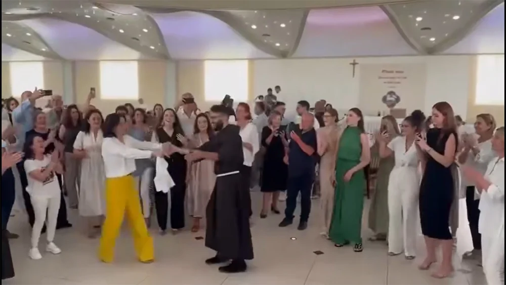 Ilustracija članka: Video proslave ređenja svećenika iz Posušja hit je na društvenim mrežama