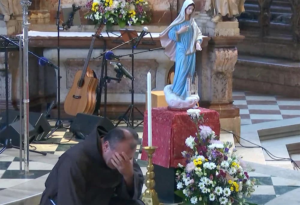 Ilustracija članka: Bivši međugorski župnik zaplakao pred vjernicima nakon odluke Vatikana