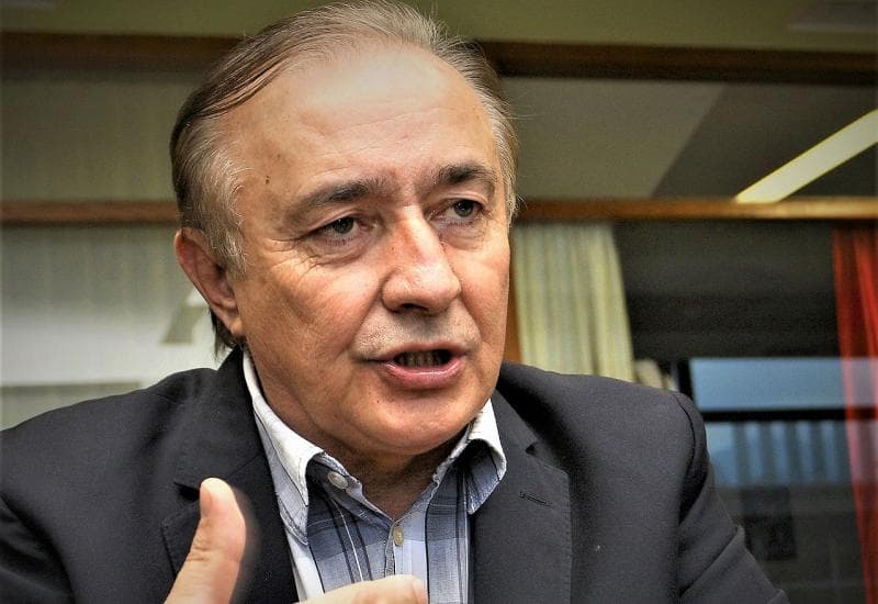 Ilustracija članka: Preminuo Slavo Kukić