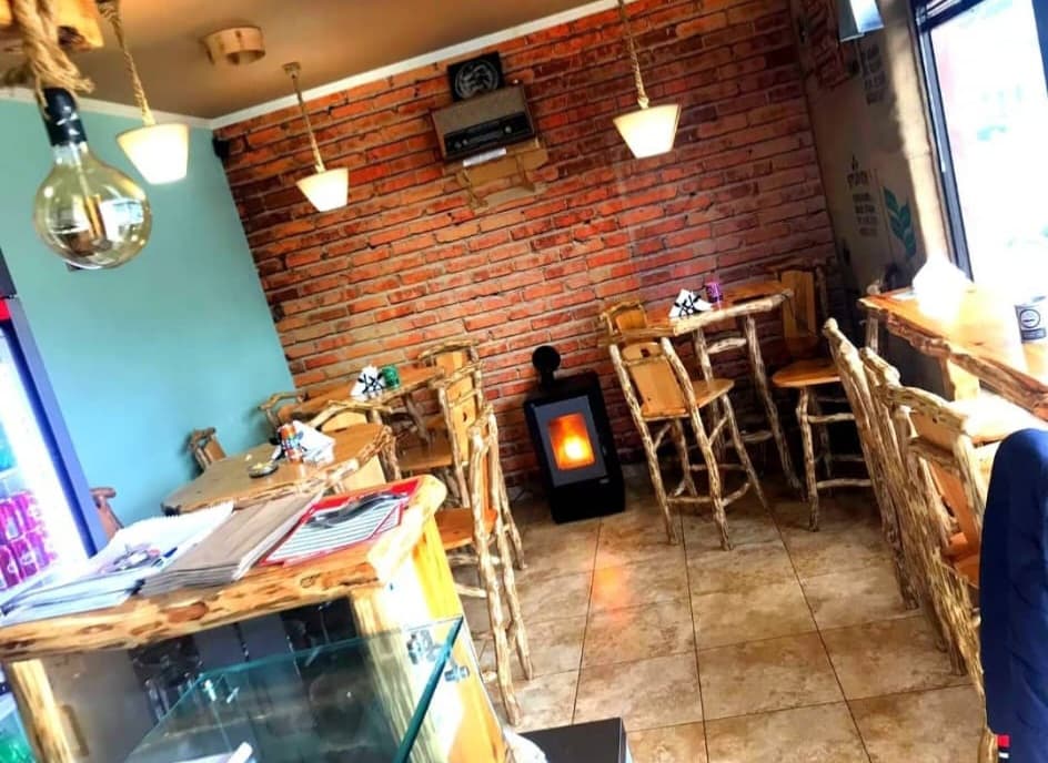 Ilustracija članka: Fast Food “El Gigant” traži pojačanje, početna plaća 1.800 KM