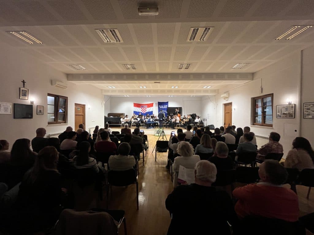 Ilustracija članka: 150 MANDOLINISTA U IMOTSKOM: “Ovo je grad umjetnosti i kulture”