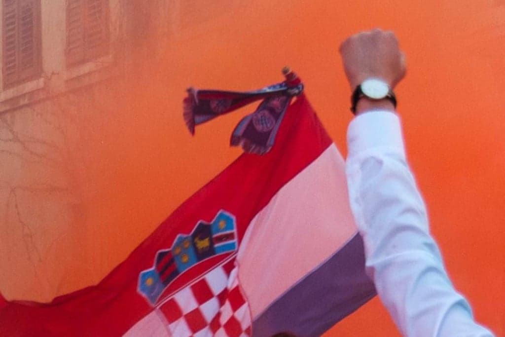 Ilustracija članka: Barjaktar iz Imotskog napravio show na vjenčanju, ovakav ulazak u salu još niste vidjeli