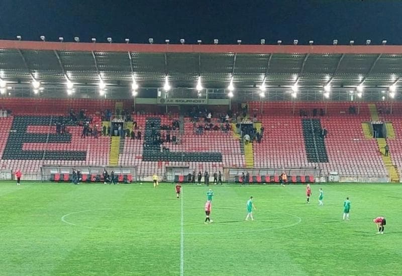 Ilustracija članka: Tuga u Zenici. Nitko nije došao na humanitarnu utakmicu za žrtve poplava