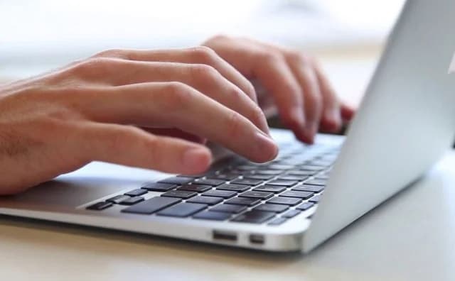 Ilustracija članka: Mladić iz Gruda kupio ukradeni iPhone, policija vodi istragu